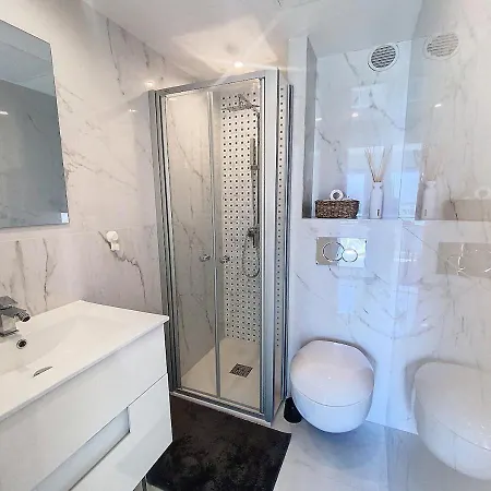 Horizon Bleu Vue Dernier Etage Clim Saint-Laurent-du-Var